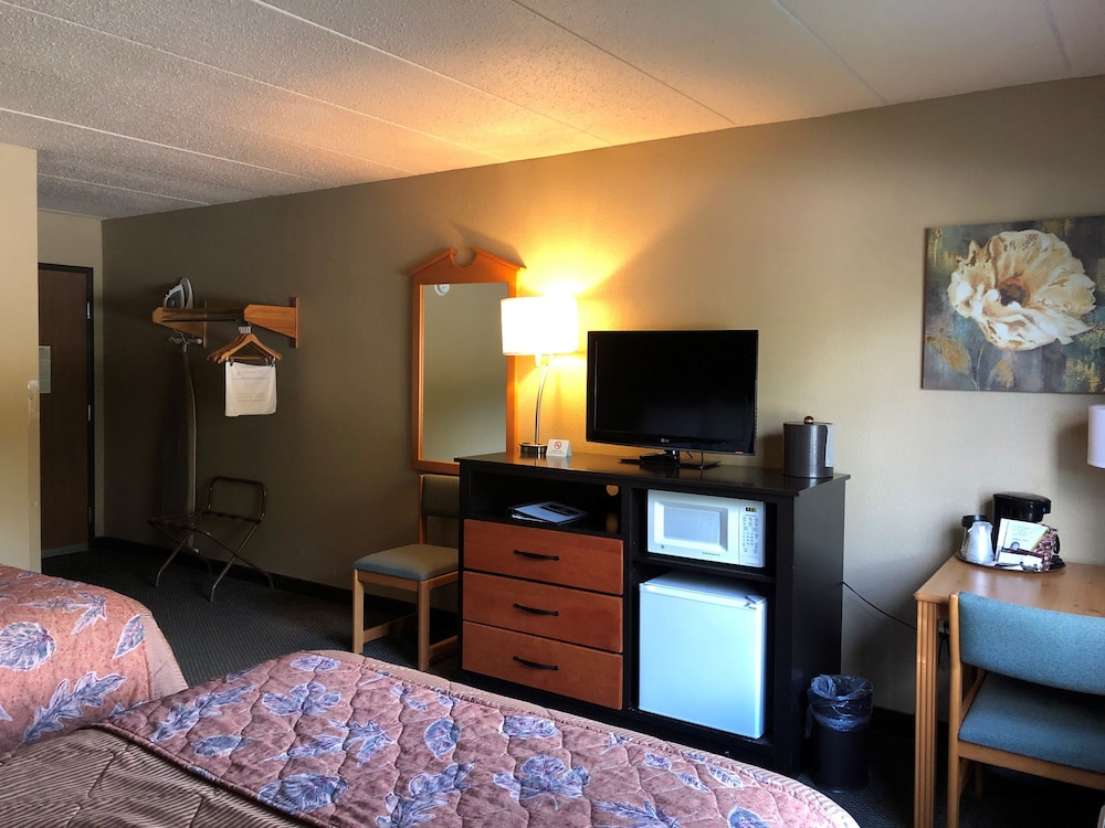 Room, 2 Queen Beds, Non Smoking photo 2
