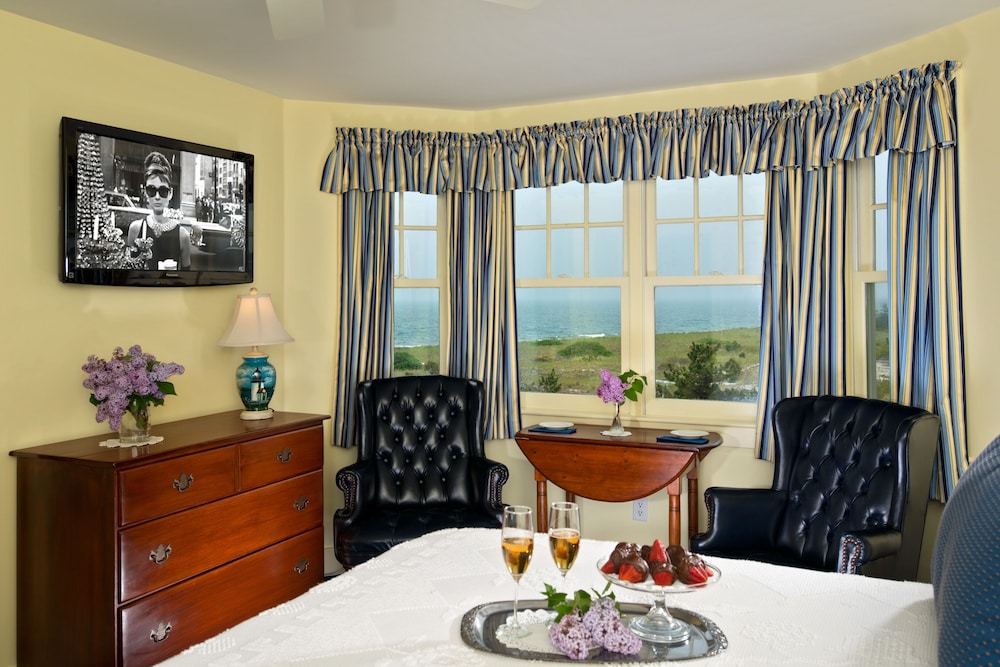 Deluxe Room, 1 King Bed, Ocean View