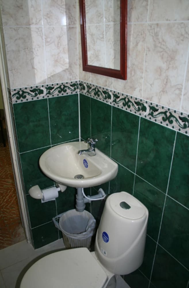 Economy Double Room Single Use, 1 Bedroom, Non Smoking photo 2