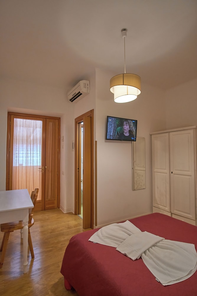 Economy Room photo 3