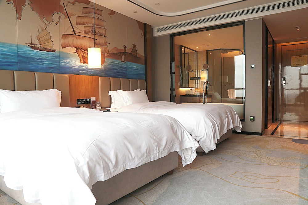 Deluxe Twin Room, River View photo 2