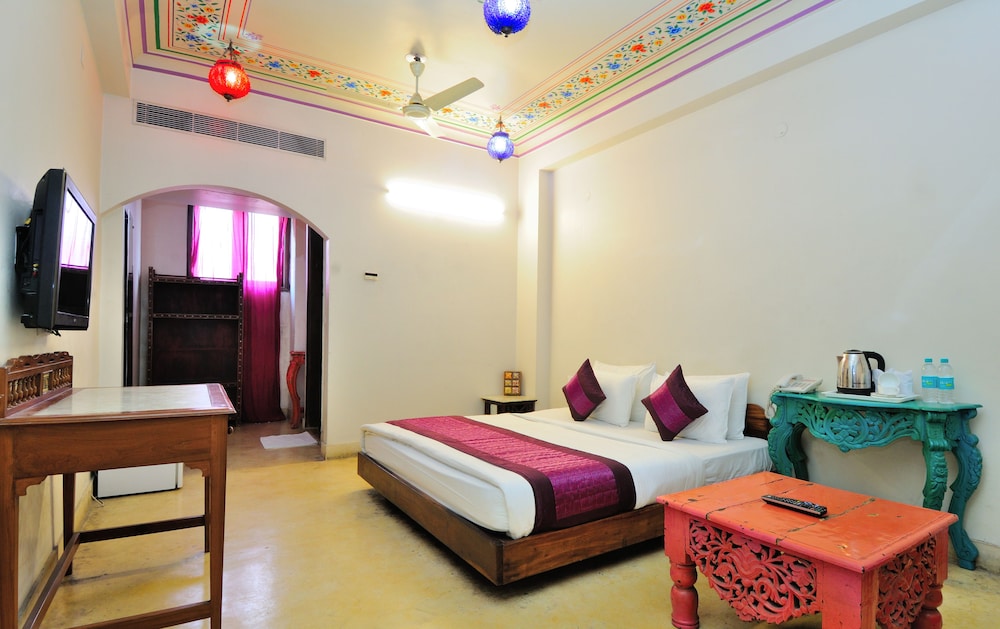 Deluxe Room - Photo 9