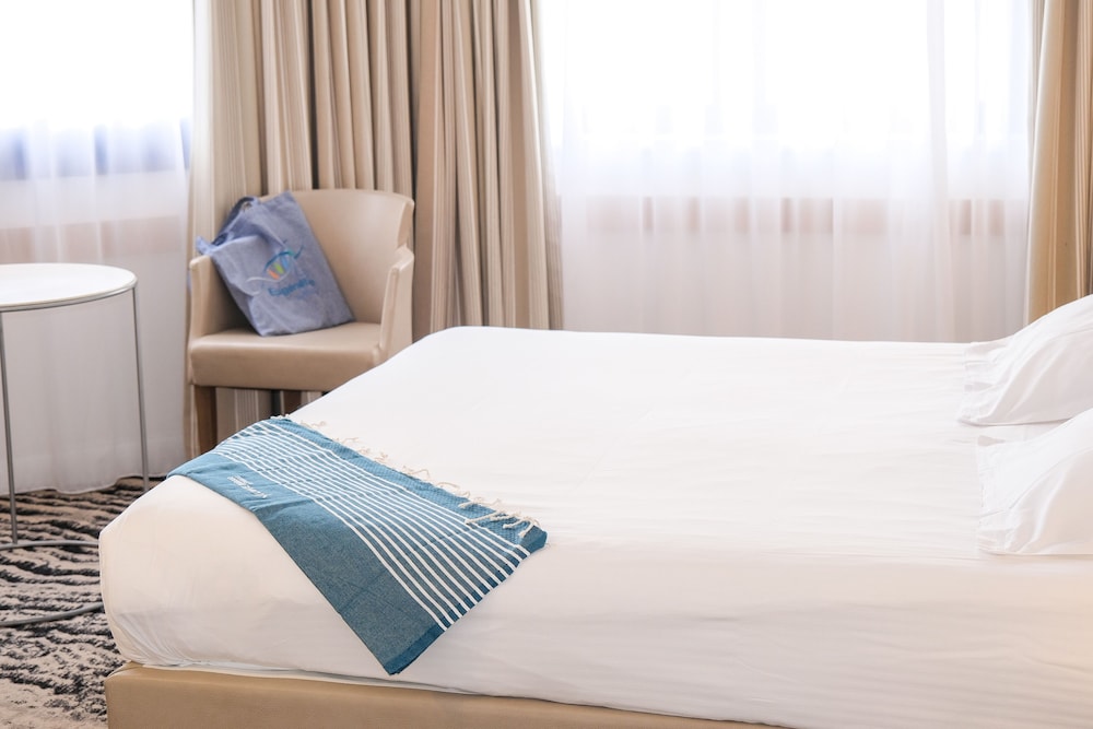 Suite, Pool Access, Sea View photo 3