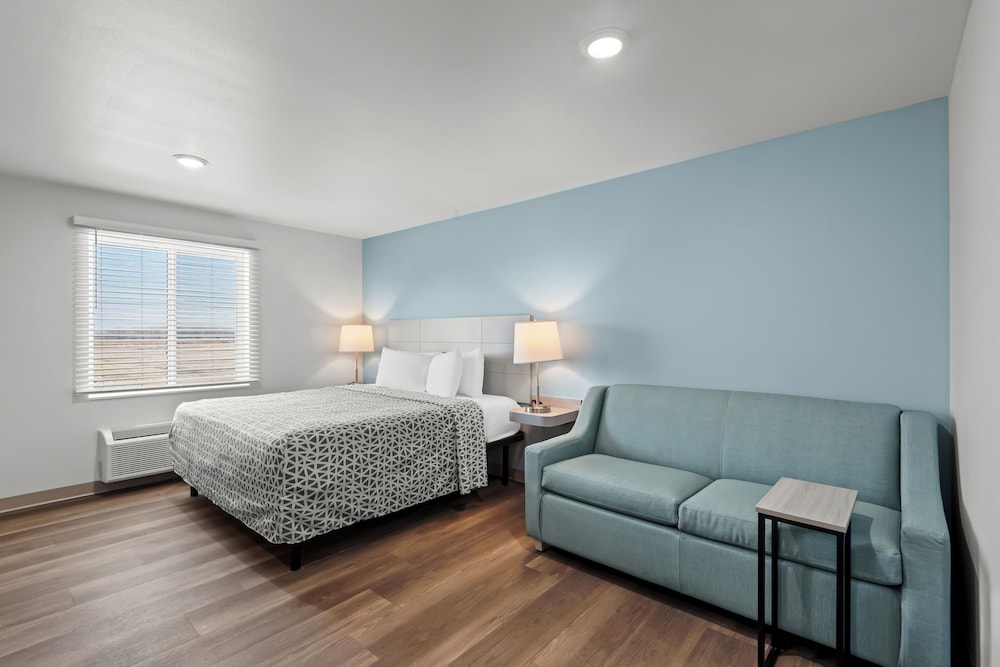 Suite, 1 King Bed, Accessible, Non Smoking photo 1