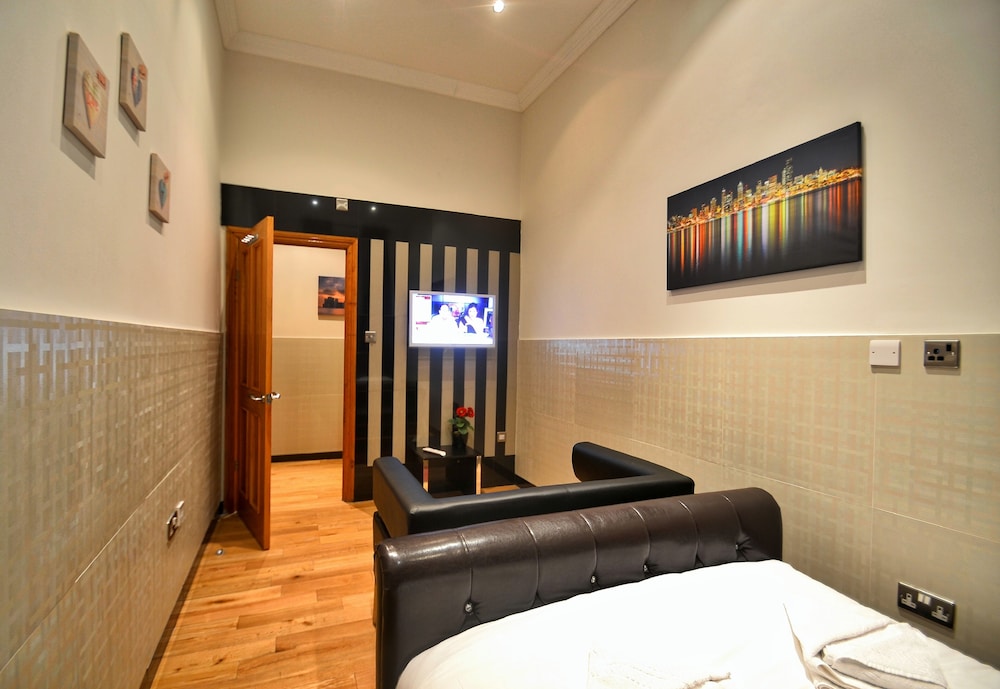 Small Two Bedroom Apartment photo 2