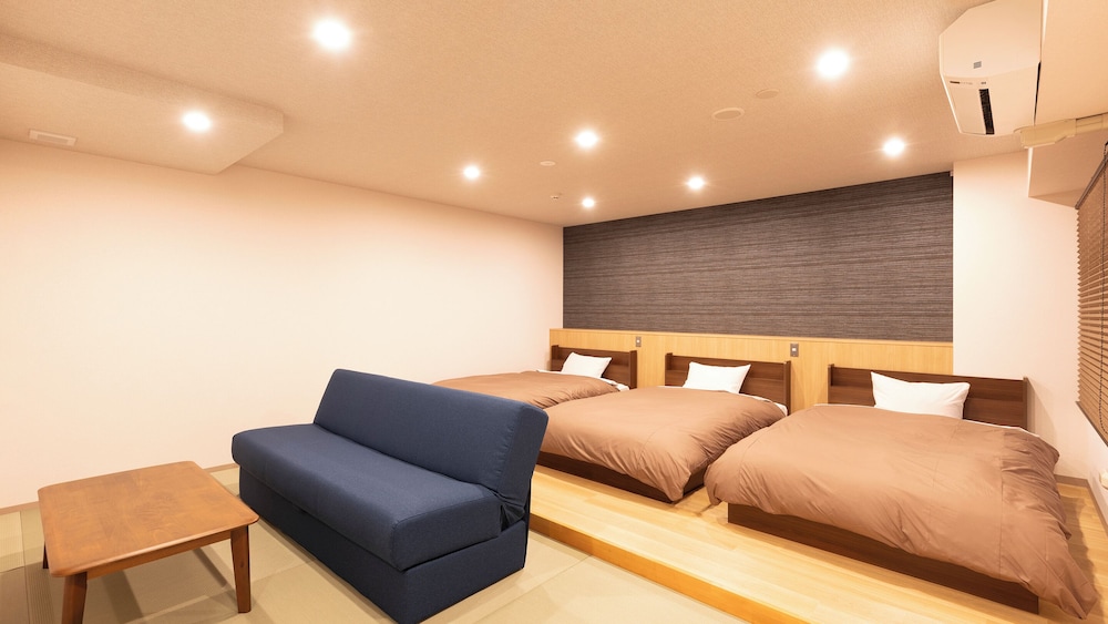 Superior Japanese Style 4-pax without bath,Non-Smoking photo 1