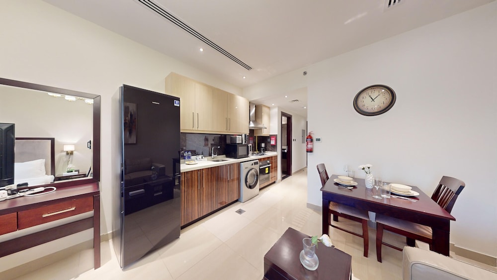 Apartment, 1 Bedroom, Pool Access photo 2