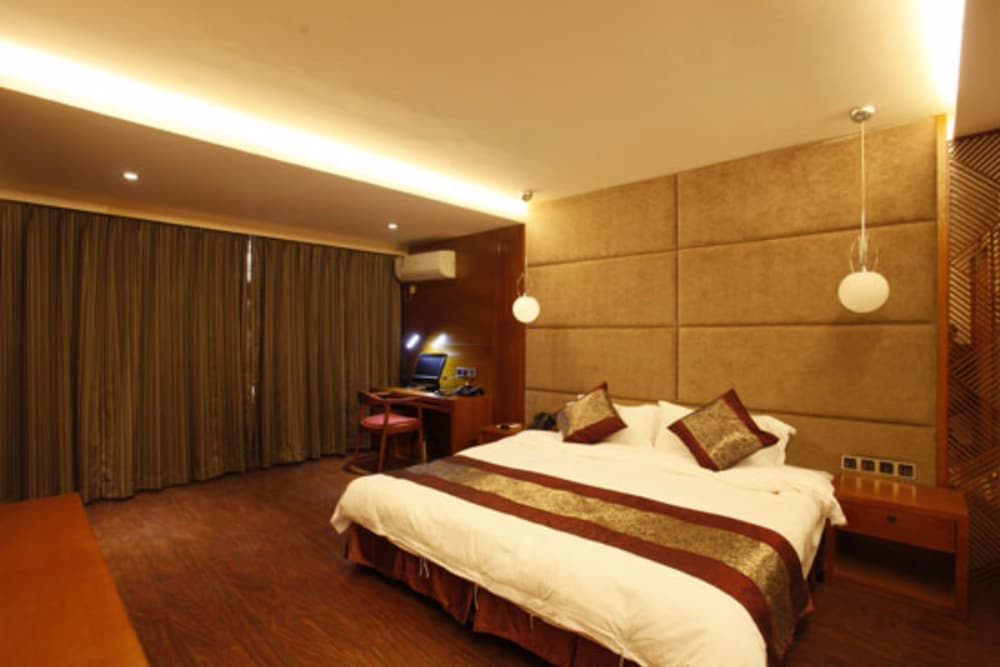 Suite With Garden View