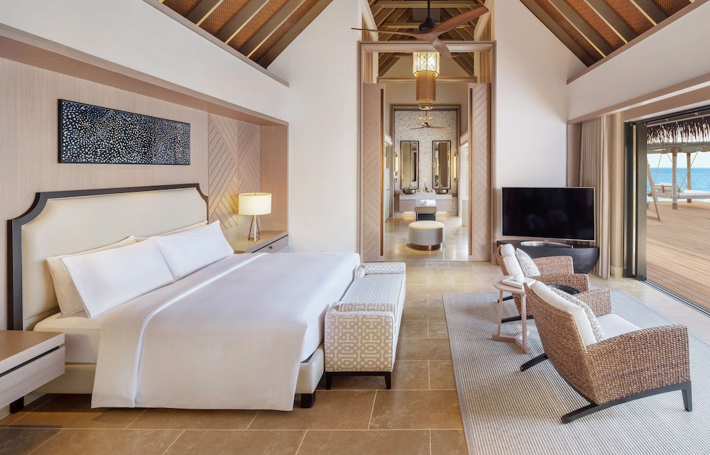 King Grand Reef Villa With Pool