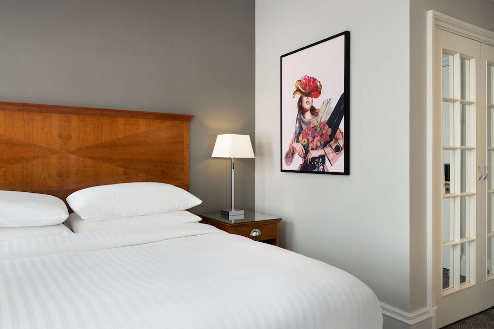 Suite, 1 Bedroom - Photo 3