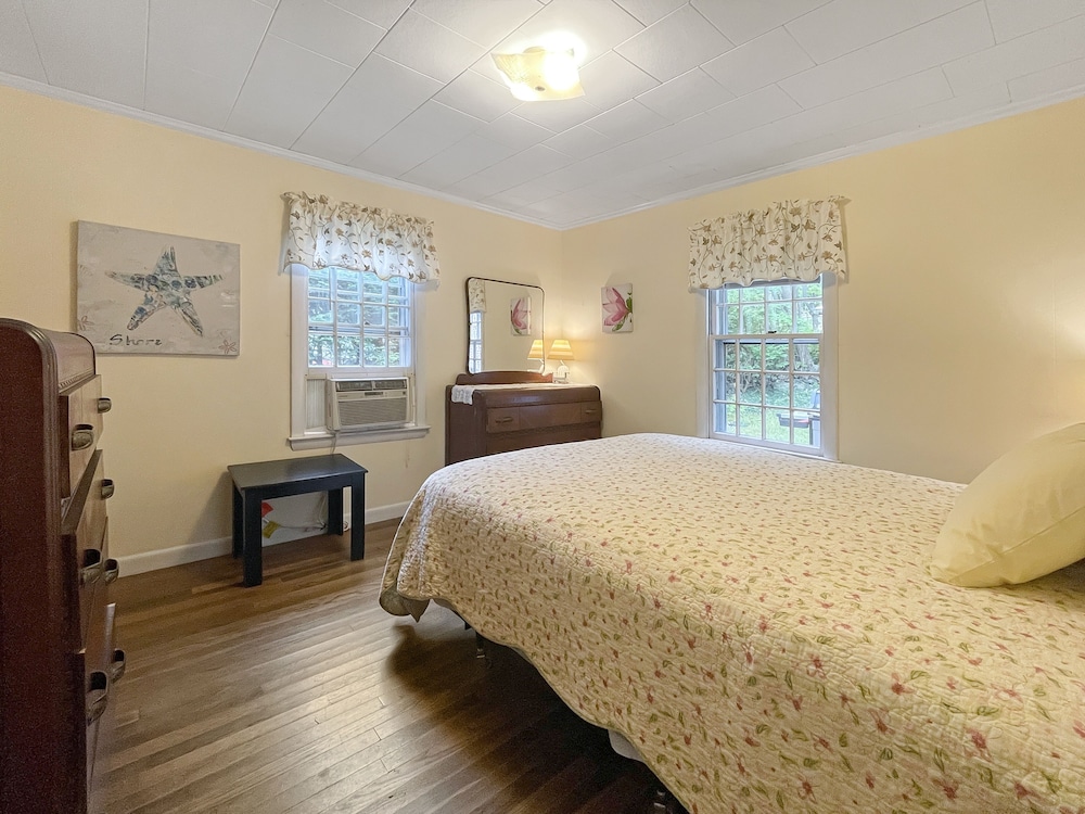 House, 2 Bedrooms photo 2