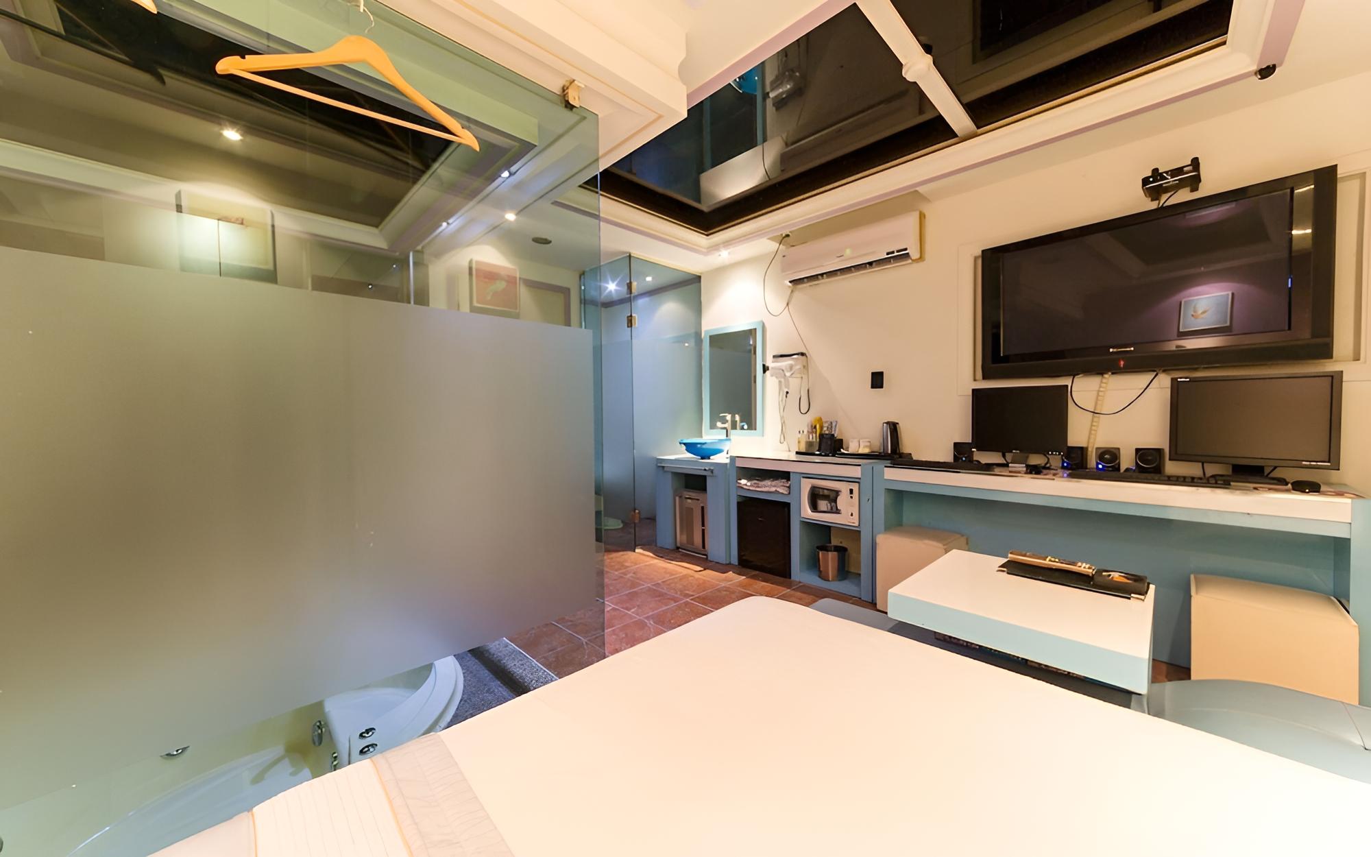 Room (Special room (round bathtub Netflix a) - Photo 16