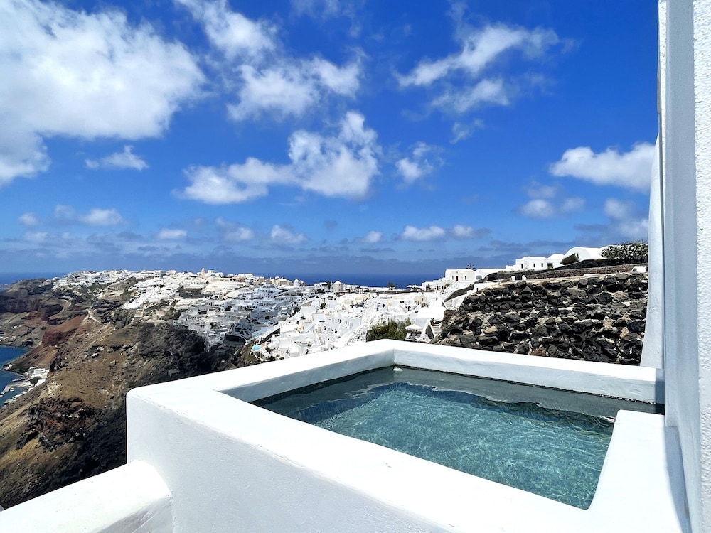 The Collector's Villa with Hot Tub & Caldera View - Photo 1