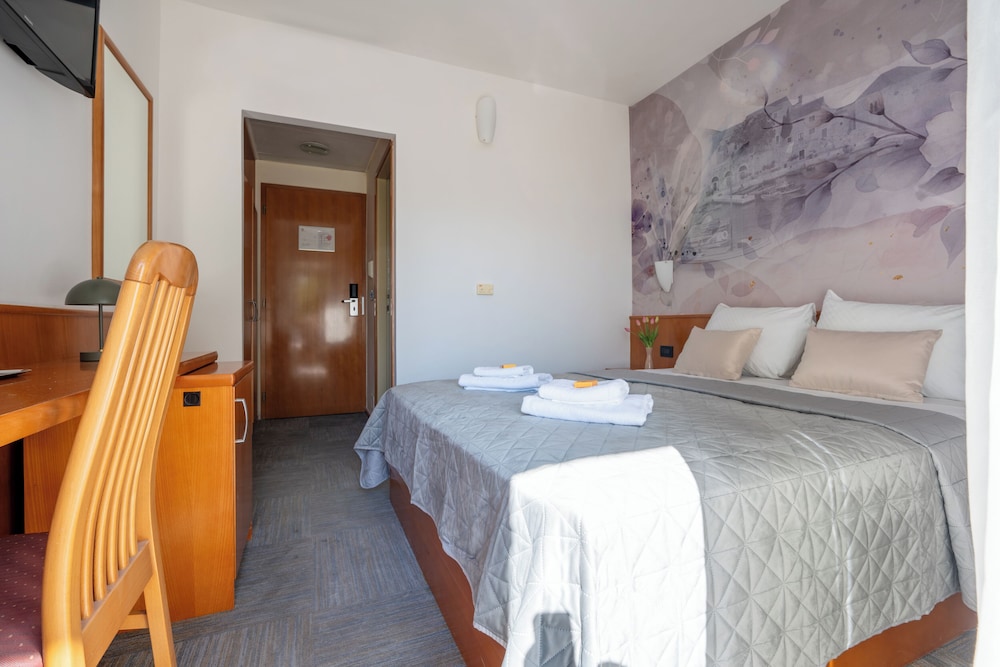 Basic Double Room - Photo 2