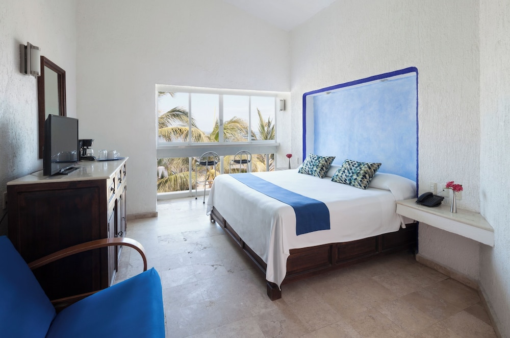 Superior Room, 1 King Bed, Sea View - Photo 7