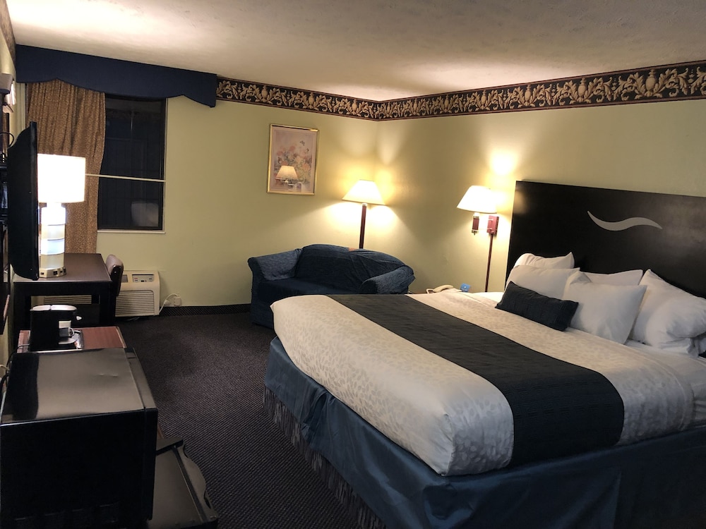 Standard Room, 1 King Bed photo 2