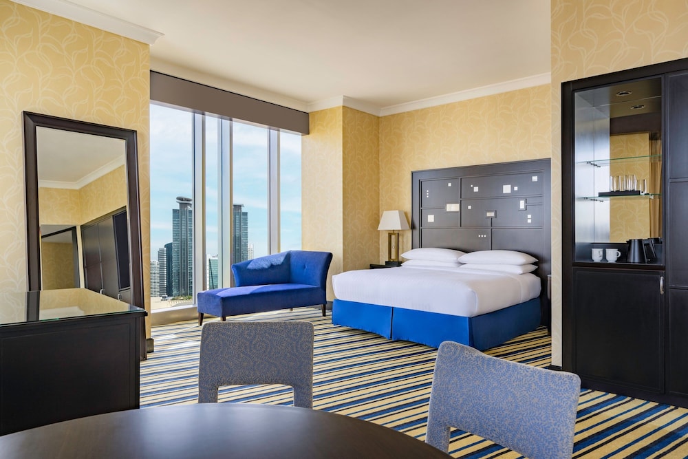 Junior Suite, 1 King Bed, Partial Sea View photo 1