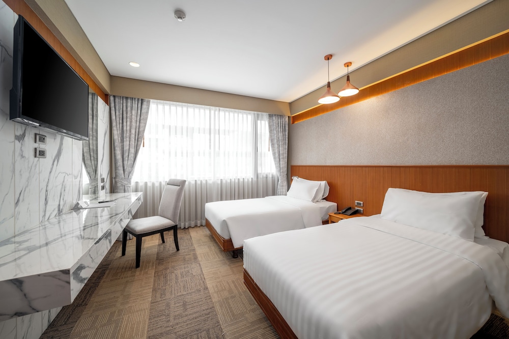 Deluxe Twin Room, City View photo 1