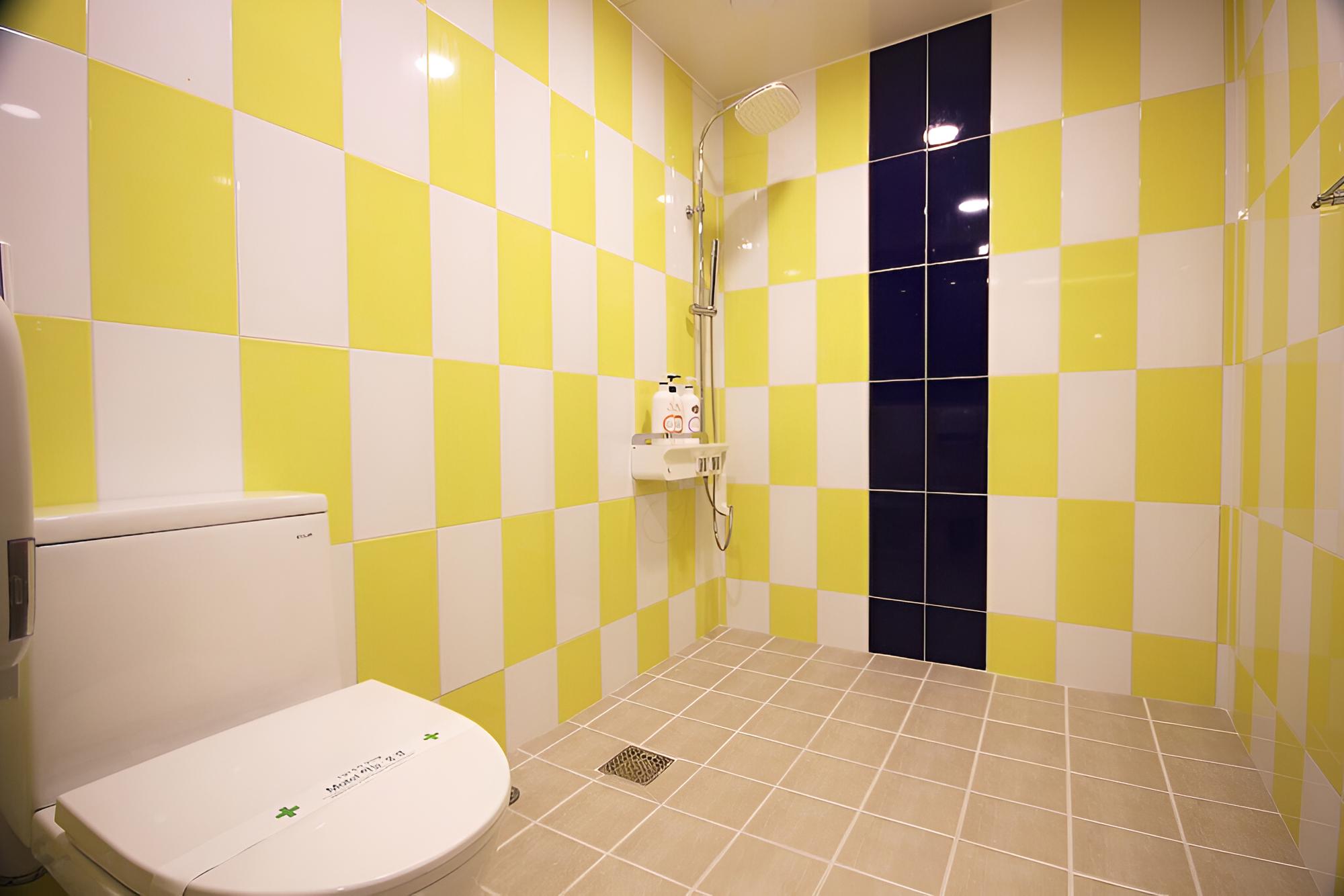 Room (Standard Room) - Photo 15