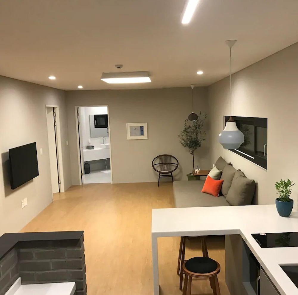 Room (16py, 2f) photo 1