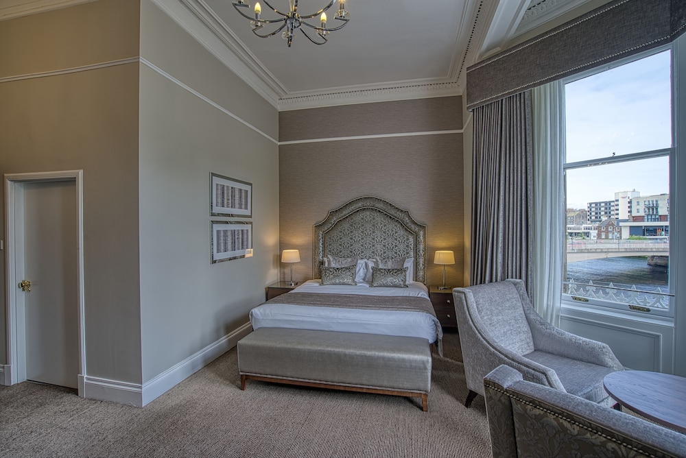 Executive Room, 1 Double Bed, Non Smoking (View) - Photo 8