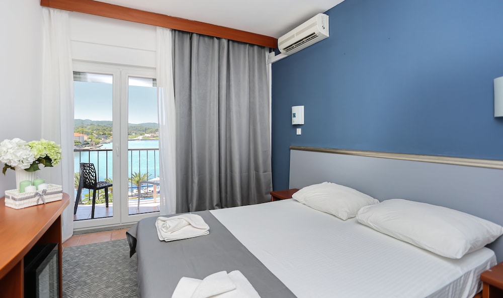 Standard Twin Room, Sea View