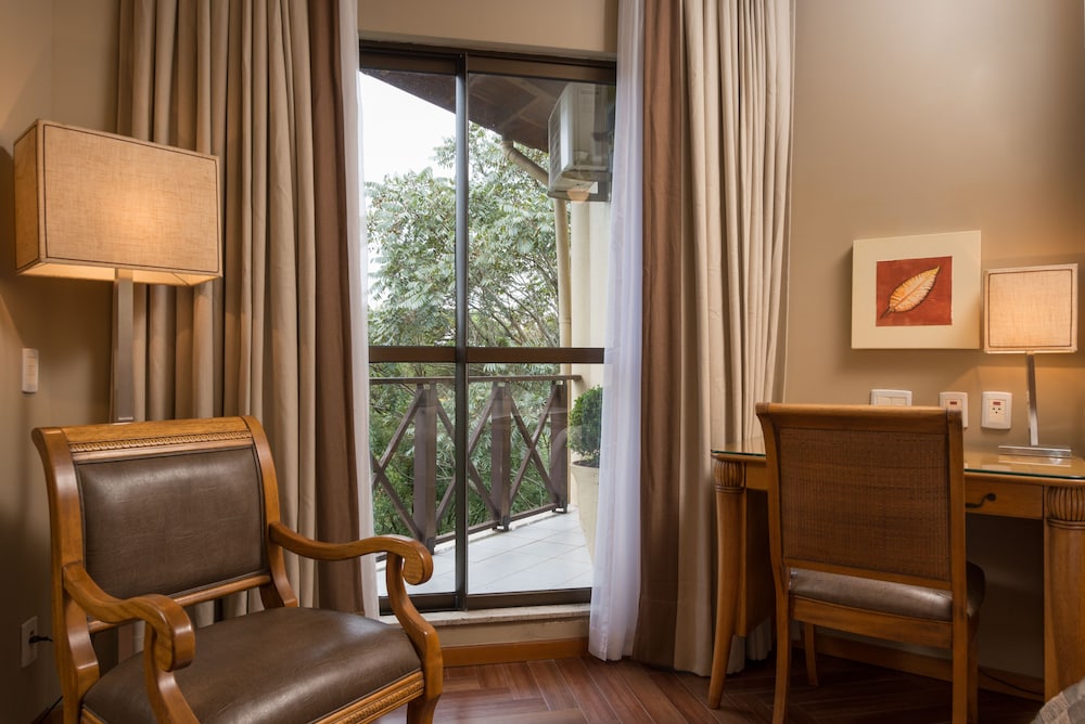Premier Room, Balcony - Photo 3