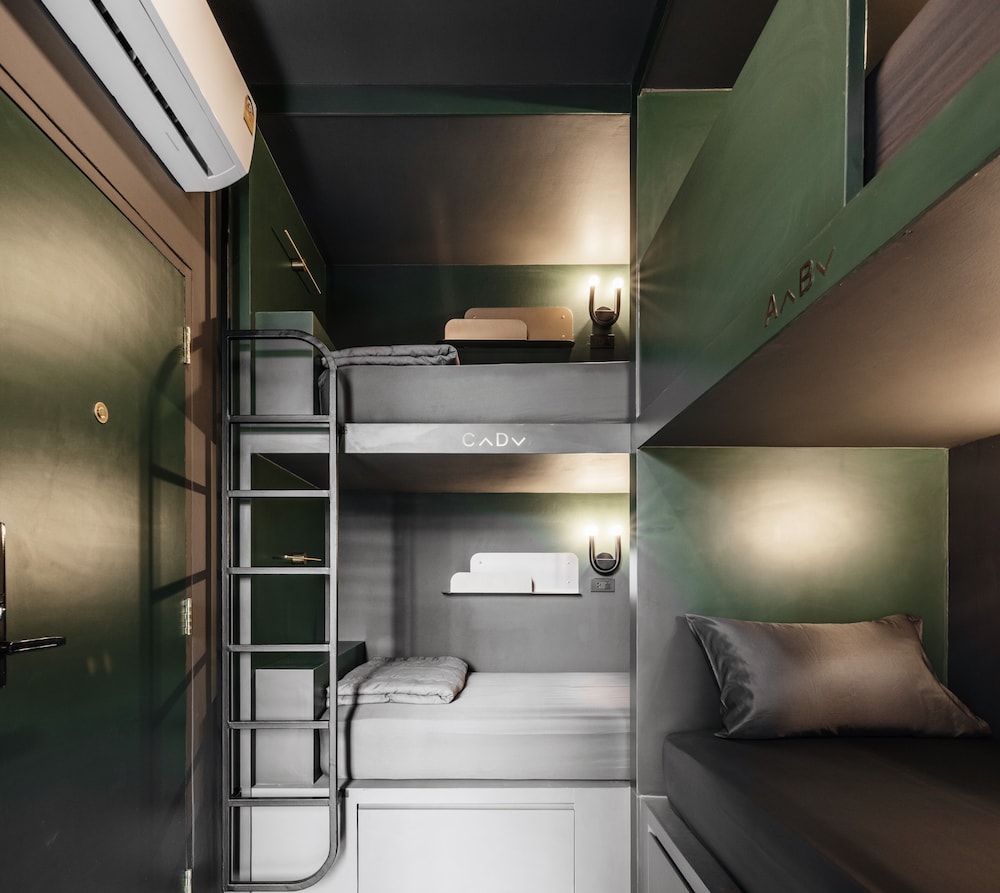Standard Quadruple Room, Shared Bathroom photo 2
