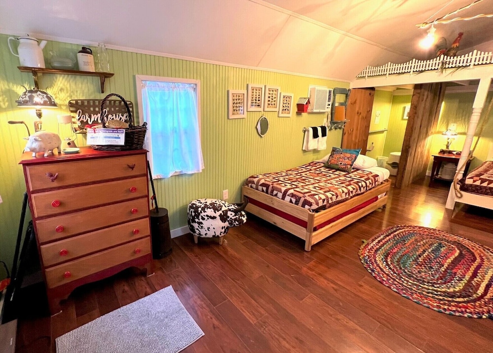 Traditional Cabin photo 1