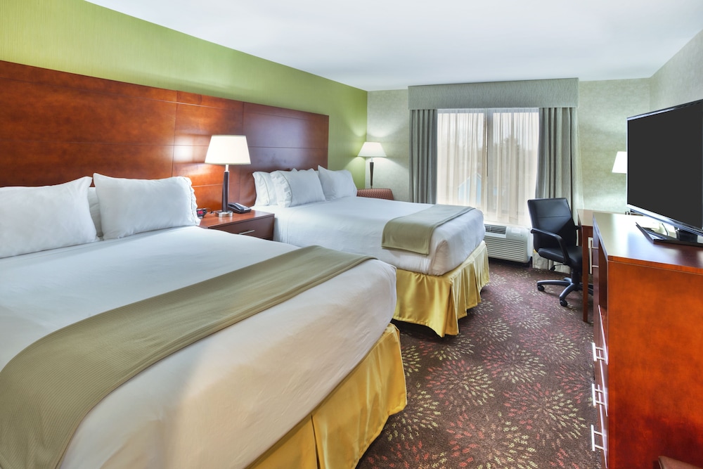 Standard Room, 2 Queen Beds, Accessible (Mobility, Roll-In Shower) photo 1