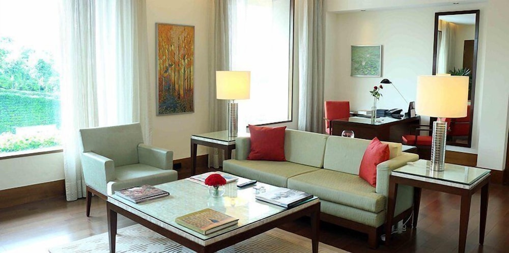Deluxe Suite - Photo 10