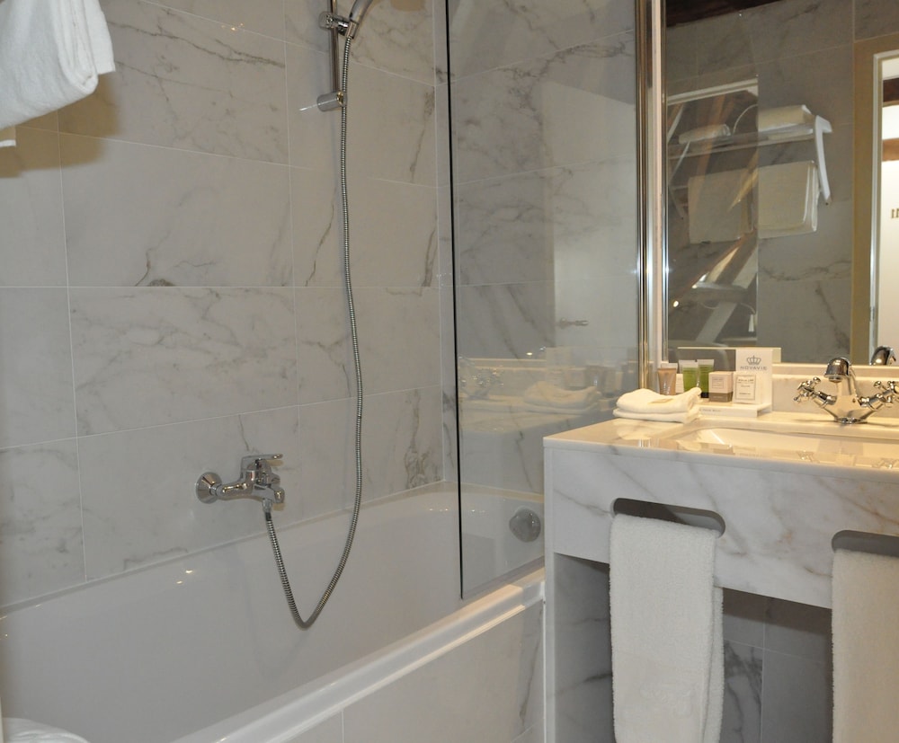 Basic Double Room - Photo 12