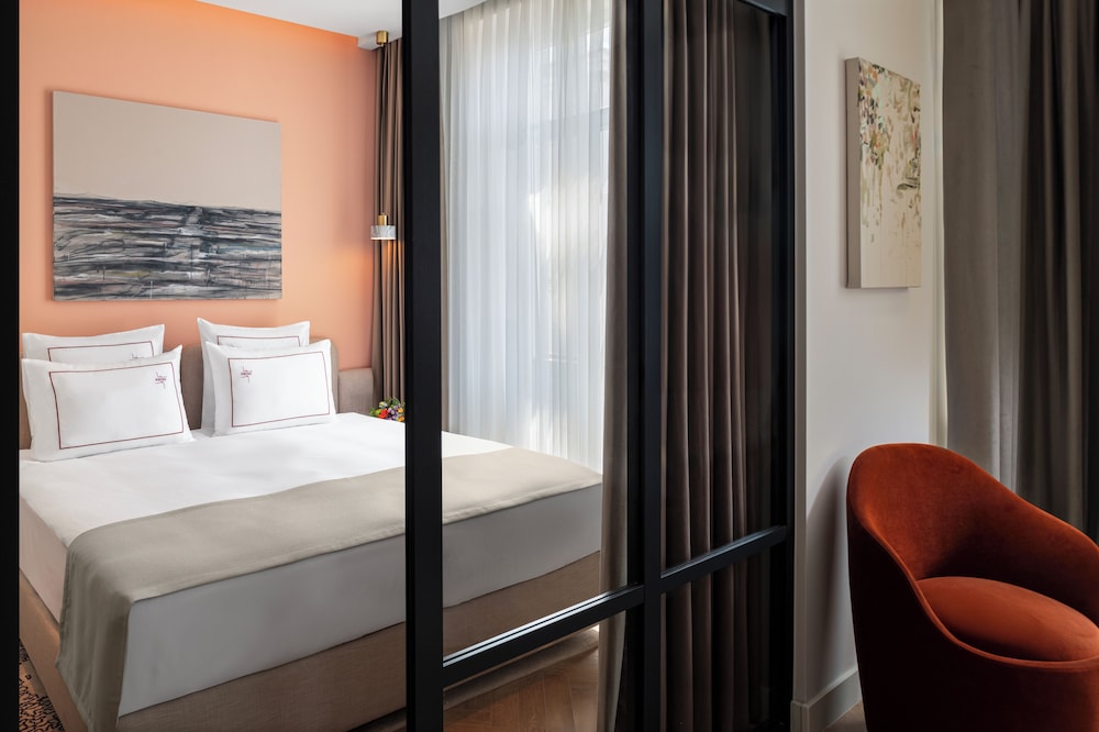 Deluxe Room, Balcony (French Balcony) photo 3