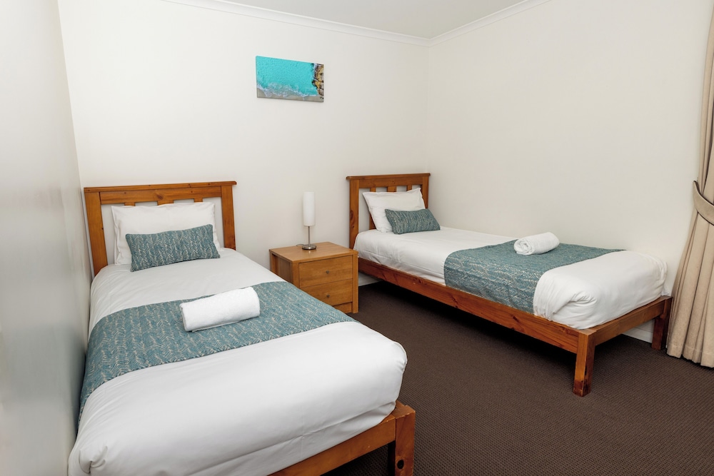 Deluxe Villa, 2 Bedrooms, Jetted Tub, Garden View (Spa Villa) photo 3