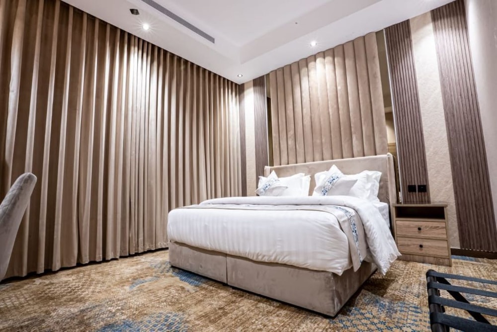 Executive Apartment, 2 Bedrooms, Housekeeping, City View