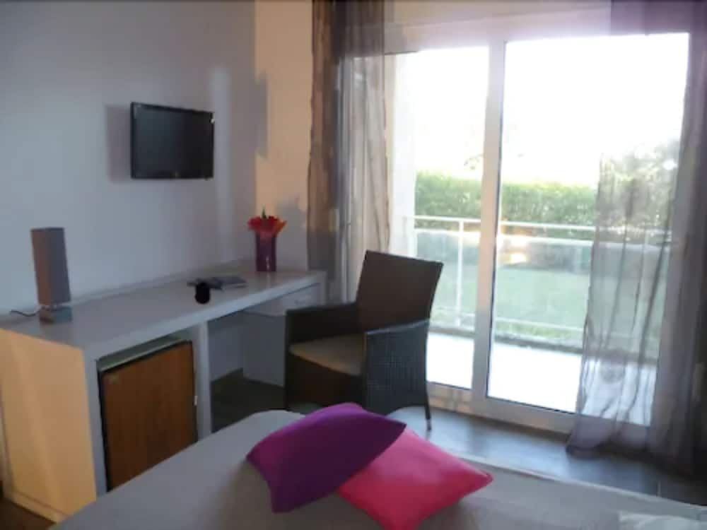 Family Room, Sea View