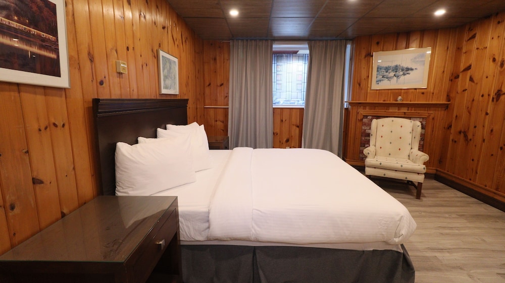 Luxury Room, 2 Bedrooms, Jetted Tub photo 3