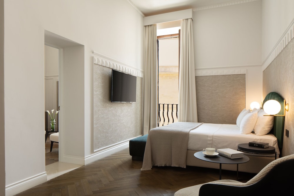 Junior Studio Suite, City View - Photo 2