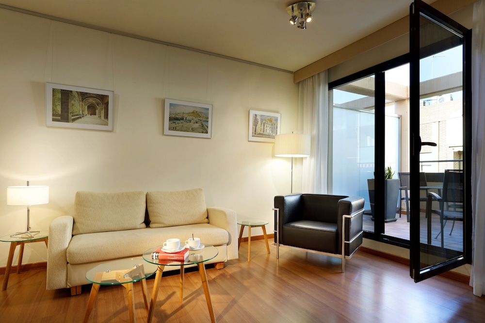 Suite, Jetted Tub