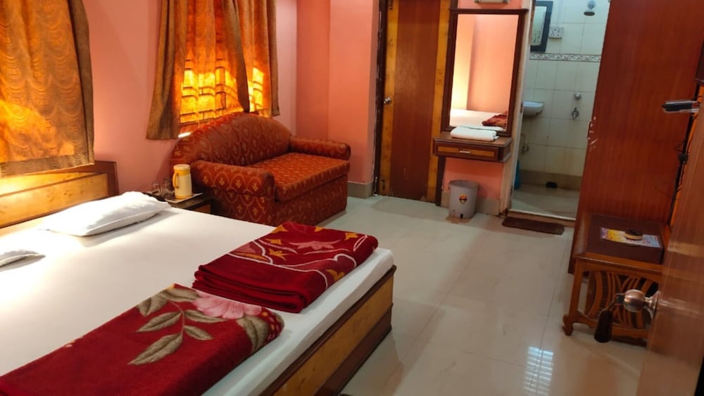 Deluxe Triple Room, City View