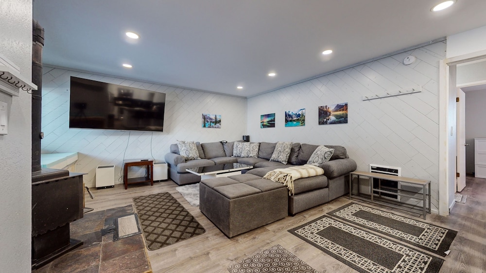 Condo, 2 Bedrooms