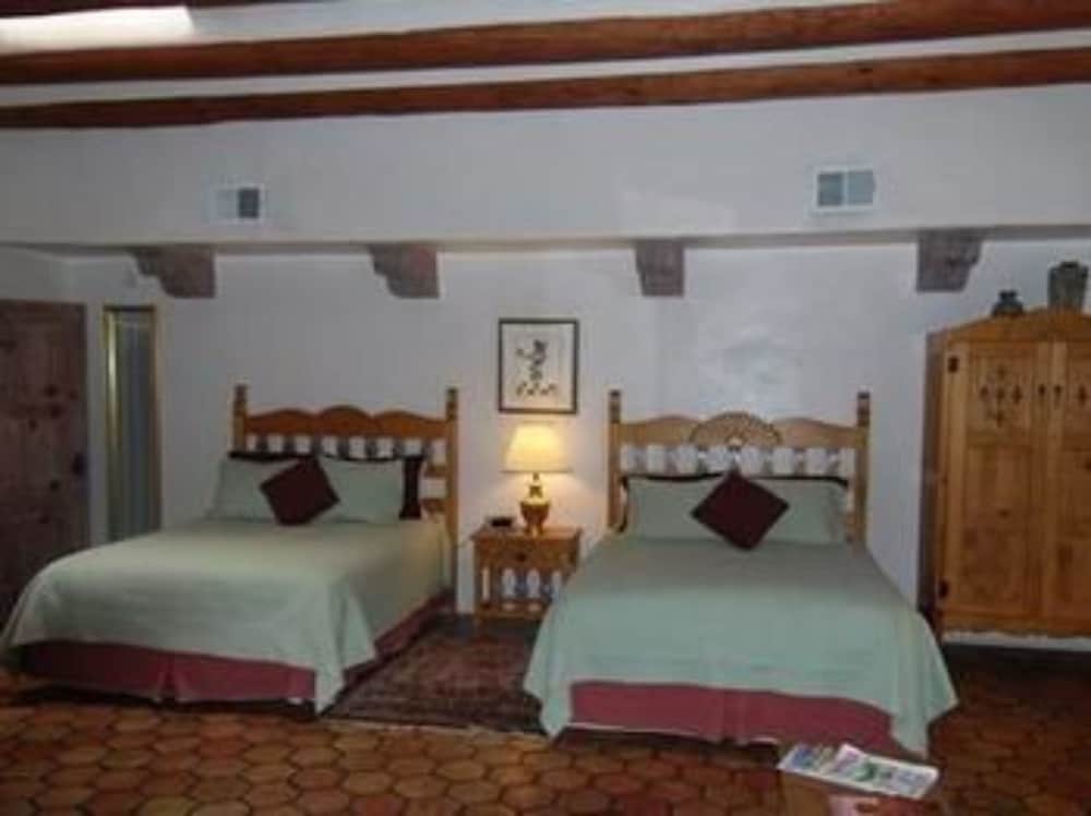 Luxury Room, Ensuite (Luxury Suite - two queens)