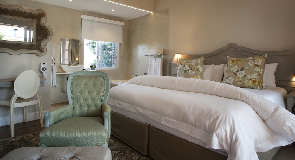 Luxury Pool Suite photo 1