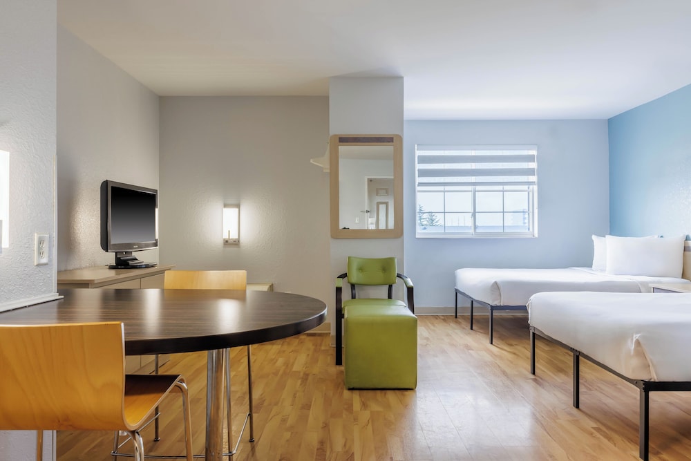 Standard Room, 2 Double Beds, Non Smoking - Photo 1