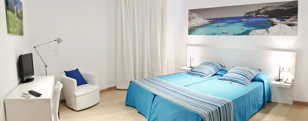 Double or Twin Room photo 2