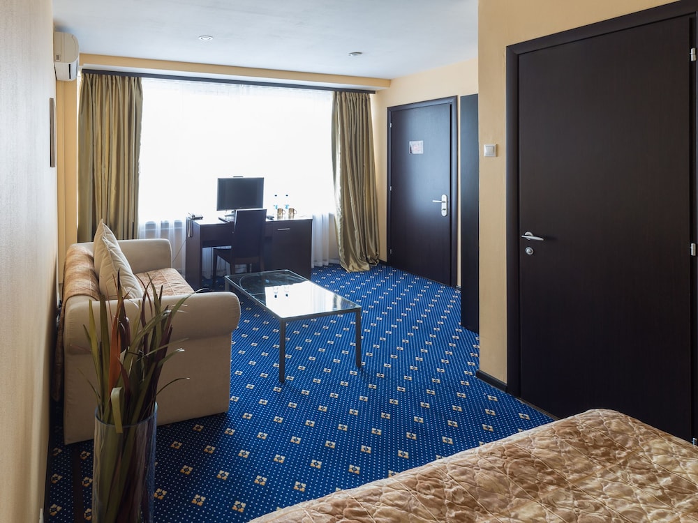 Deluxe Room, 1 Double Bed photo 2
