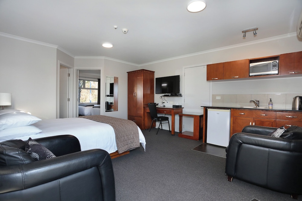 Standard Suite, 1 Bedroom, Non Smoking, Kitchenette (Corporate 1Bdrm 1Q 2S)