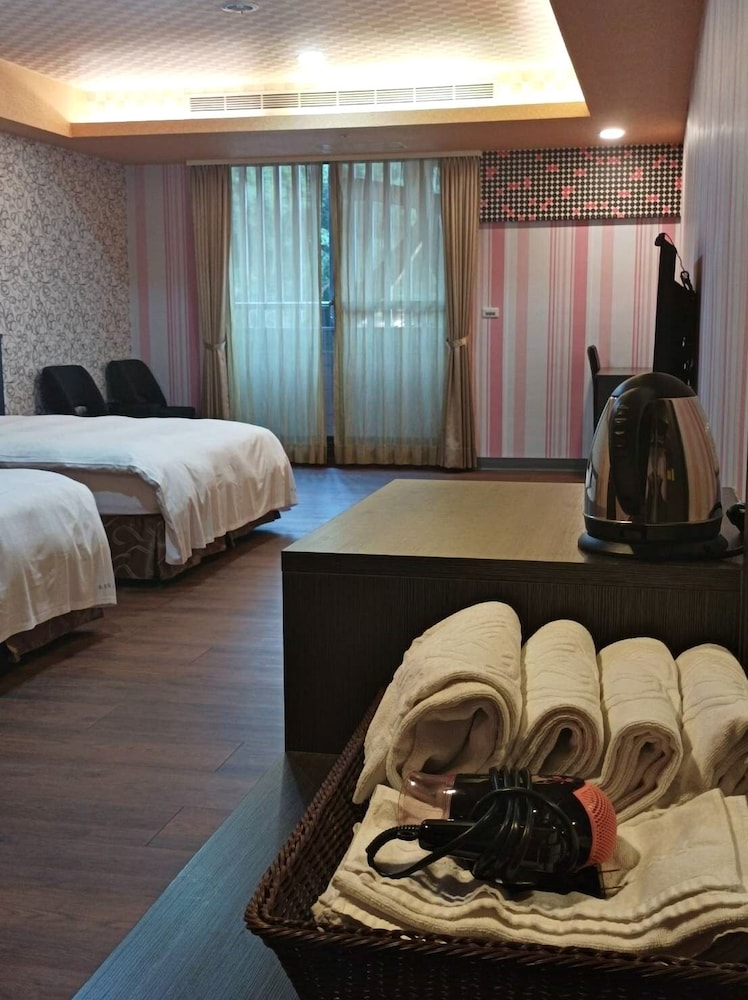 Family Quadruple Room photo 3