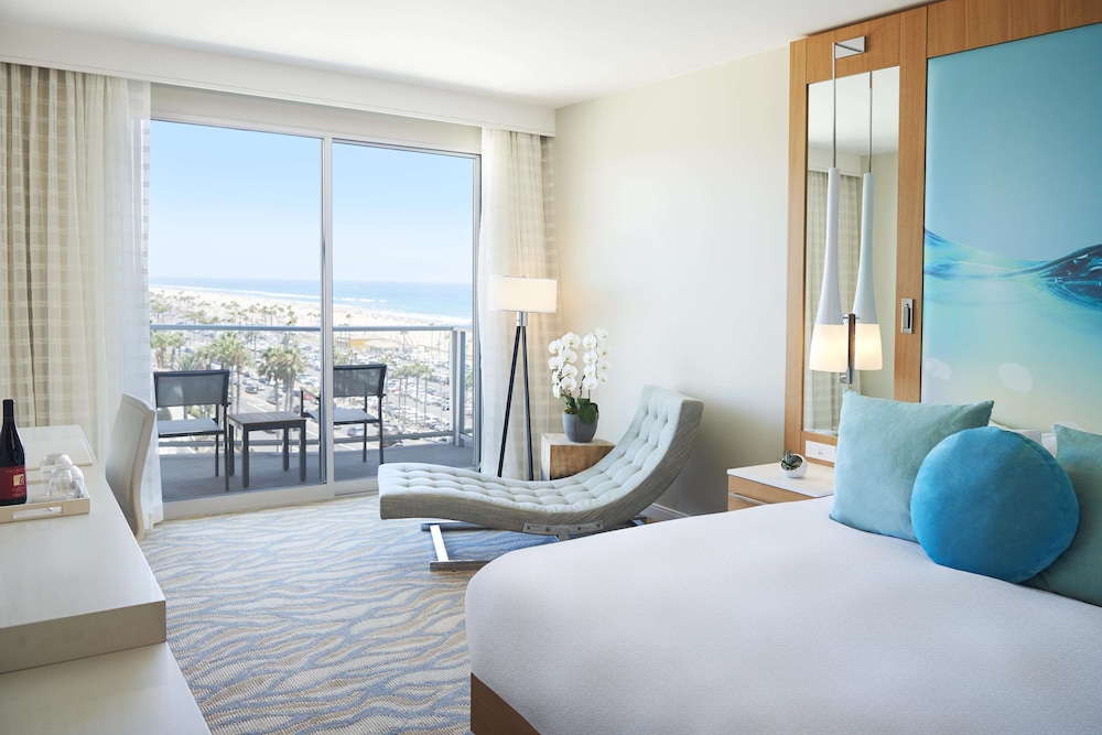 Room, 2 Queen Beds, Ocean View photo 1