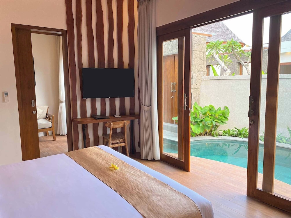 Villa, 1 Bedroom, Pool View - Photo 2